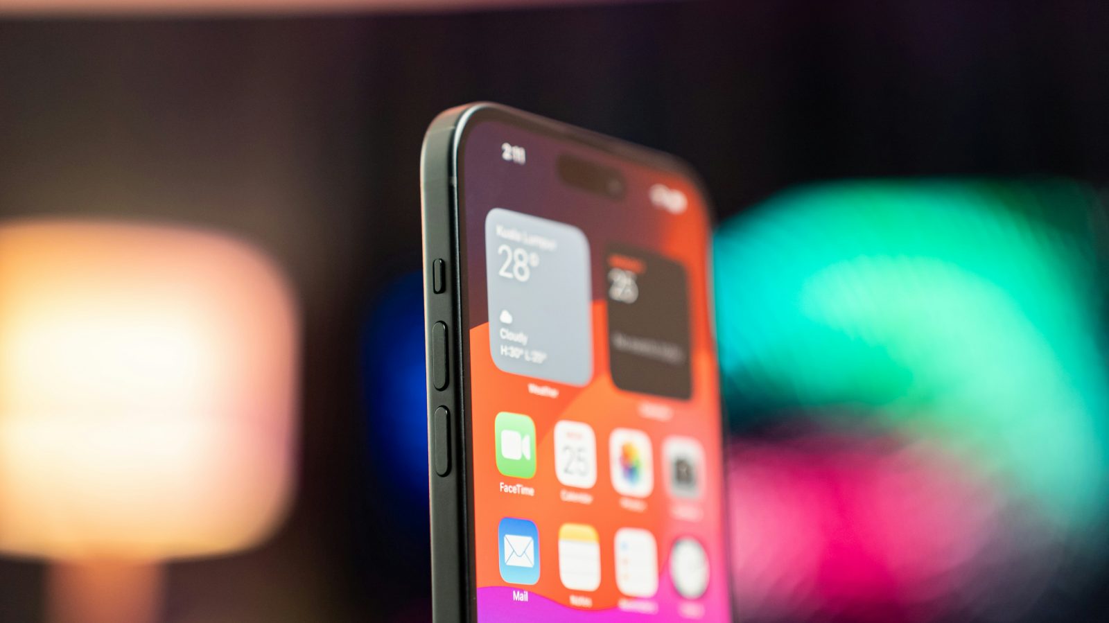 iPhone 16 Pro Max screens | Previous model shown