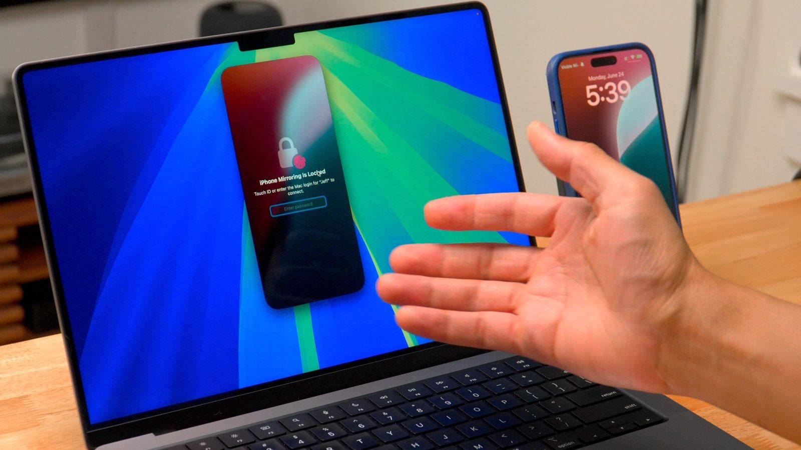iPhone Mirroring