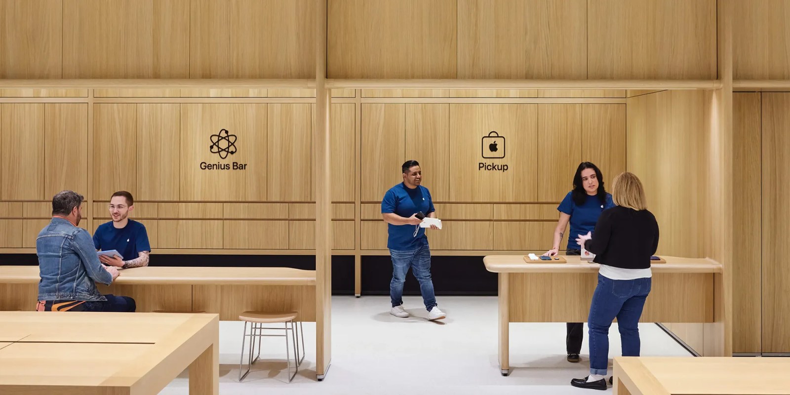 Apple products could get more expensive in US as Trump imposes 10% import tariffs | Apple Miami Worldcenter store