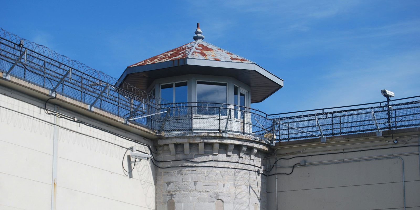 A senior Apple exec could be jailed for lying; it's time to end this disaster | Photo taken from inside a prison